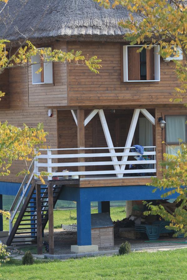 Old Fane'S Lodge Marasu 客房 照片